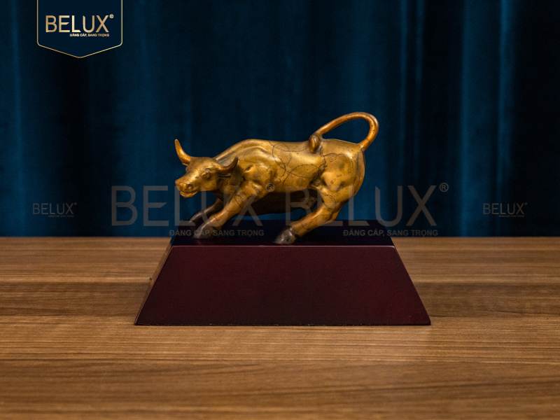 Tượng trâu bằng đồng decor dài 16cm